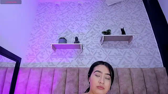 Snapshot of MelinaCruz chatting on 10-16-25, 04:46 MelinaCruz online show from 10-16-25, 04:46