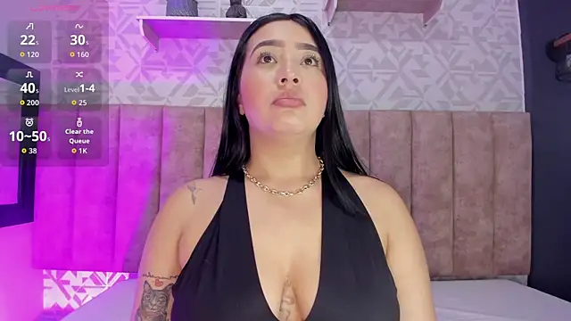 Snapshot of MelinaCruz chatting on 10-20-25, 04:02 MelinaCruz online show from 10-20-25, 04:02