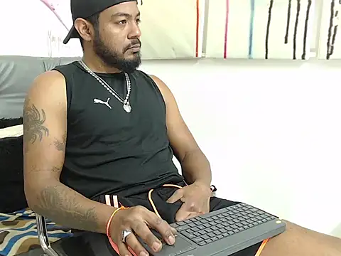 BladeFoxxx1 online show from 10-01-25, 01:39