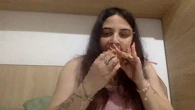 Snapshot of Veramaia chatting on 05-16-26, 10:36 Veramaia online show from 05-16-26, 10:36