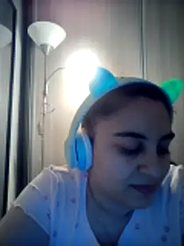 Snapshot of Veramaia chatting on 05-29-26, 03:32 Veramaia online show from 05-29-26, 03:32