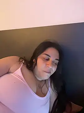 Snapshot of Veramaia chatting on 07-13-26, 09:28 Veramaia online show from 07-13-26, 09:28