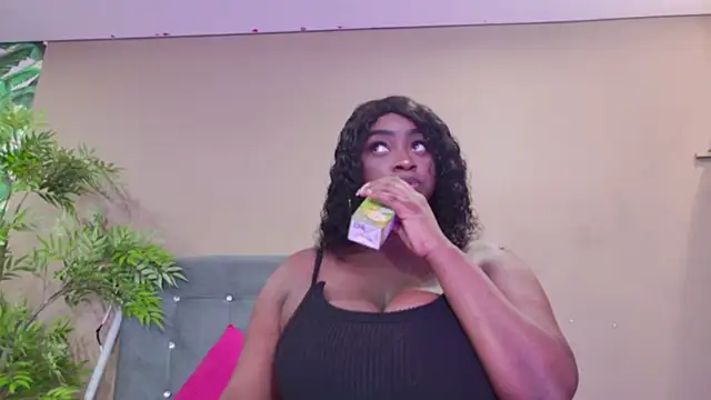 Snapshot of BetsyBennet_ chatting on 12-19-25, 09:55 BetsyBennet online show from 12-19-25, 09:55