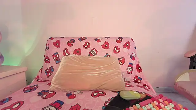 kitty-kryss online show from 05-08-26, 06:46