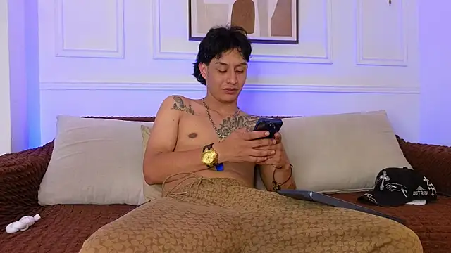 Snapshot of Stone_grey1_ chatting on 07-30-26, 02:54 Stone grey1 online show from 07-30-26, 02:54