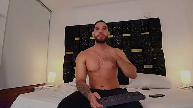 Snapshot of chris_blake__ chatting on 01-13-26, 10:59 chris blake online show from 01-13-26, 10:59