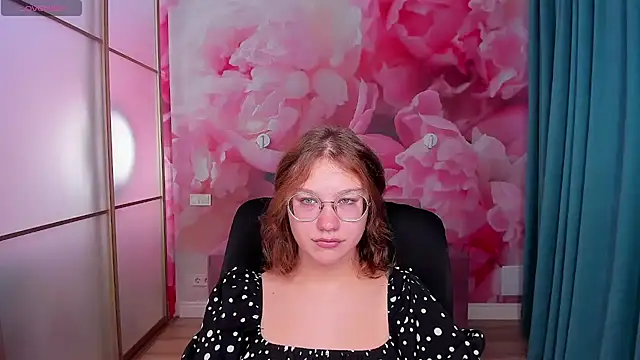 AngelinaLow online show from 10-08-25, 11:30