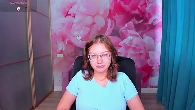 AngelinaLow online show from 10-23-25, 11:31