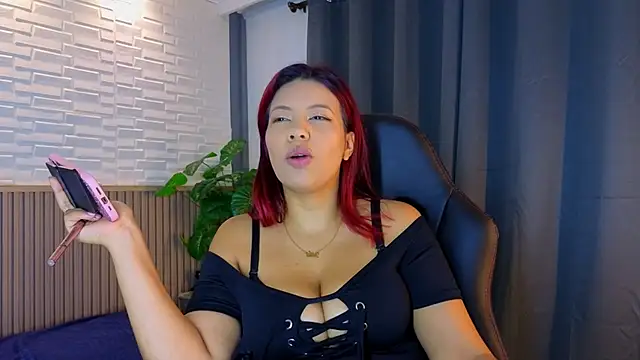 TiffanyWalk online show from 09-18-25, 11:23