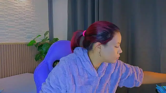 TiffanyWalk online show from 10-02-25, 11:28