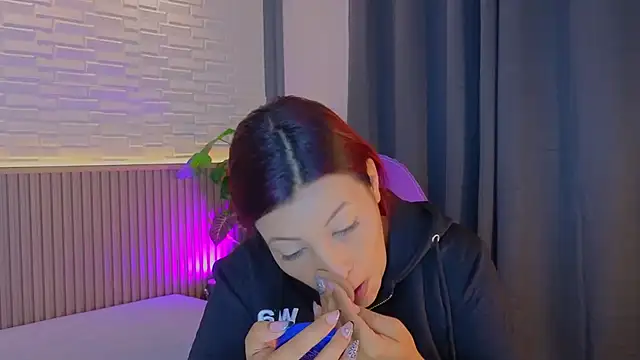 TiffanyWalk online show from 10-03-25, 11:07