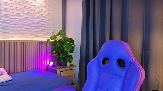 TiffanyWalk online show from 11-08-25, 10:48