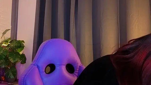 TiffanyWalk online show from 11-22-25, 10:58