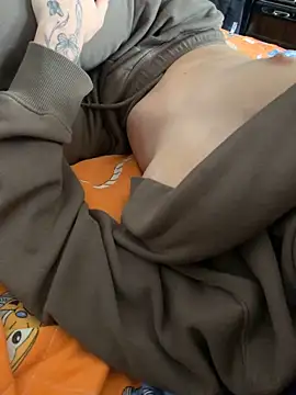 Snapshot of LexieB chatting on 10-27-25, 07:56 LexieB online show from 10-27-25, 07:56