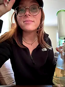 Snapshot of SpaceCowWhore chatting on 10-09-25, 04:27 SpaceCowWhore online show from 10-09-25, 04:27