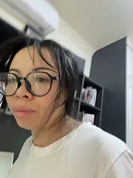 aa520uv online show from 09-30-25, 01:54