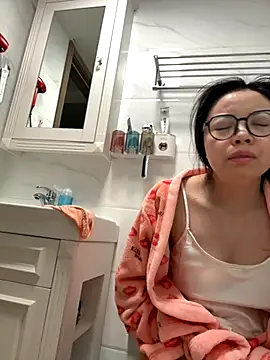 aa520uv online show from 11-11-25, 01:05