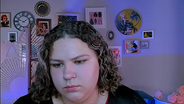 Snapshot of FlorenceAnderson chatting on 09-16-25, 08:59 FlorenceAnderson online show from 09-16-25, 08:59