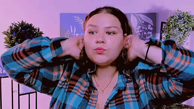 Snapshot of FlorenceAnderson chatting on 09-28-25, 07:36 FlorenceAnderson online show from 09-28-25, 07:36