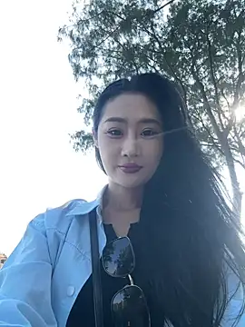 Snapshot of linger-23 chatting on 10-26-25, 07:14 linger-23 online show from 10-26-25, 07:14