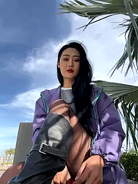 Snapshot of linger-23 chatting on 11-27-25, 06:37 linger-23 online show from 11-27-25, 06:37