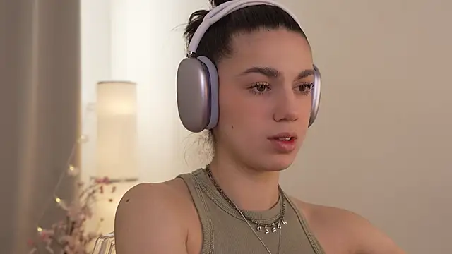 mystica  online show from 03-19-25, 07:07