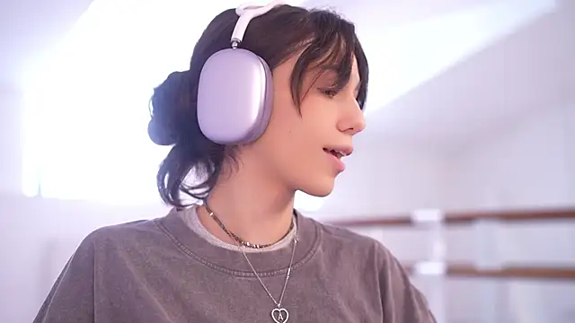 mystica  online show from 10-01-25, 07:36