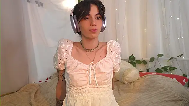 mystica  online show from 10-13-25, 08:03