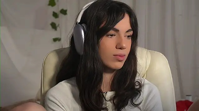 mystica  online show from 11-06-25, 05:41