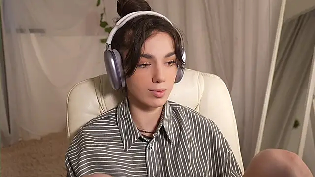 mystica  online show from 11-29-25, 12:08