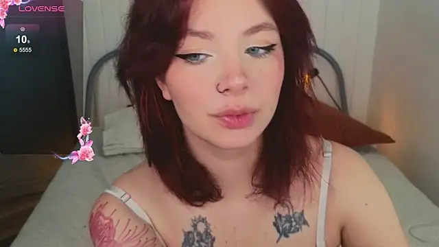 Snapshot of Forget__Me__Nots chatting on 11-16-25, 11:54 Forget Me Nots online show from 11-16-25, 11:54