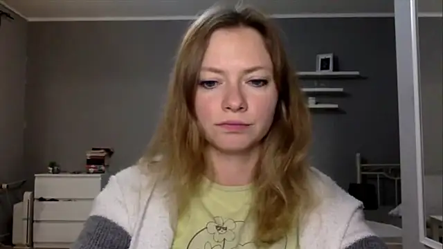 Snapshot of MillieShow chatting on 10-21-25, 08:53 MillieShow online show from 10-21-25, 08:53