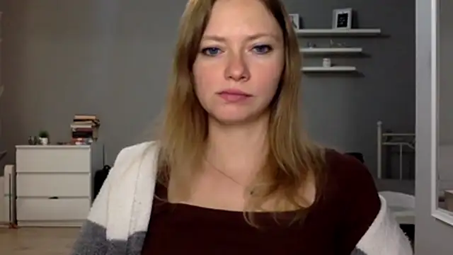 Snapshot of MillieShow chatting on 11-20-25, 09:47 MillieShow online show from 11-20-25, 09:47