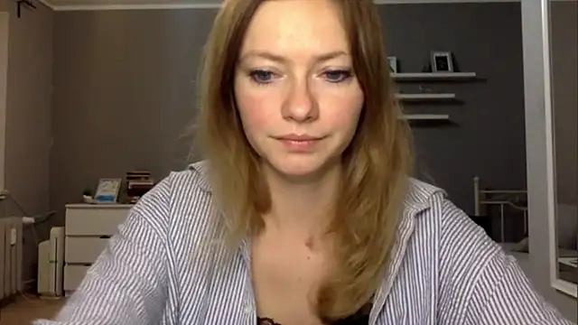 Snapshot of MillieShow chatting on 02-10-26, 10:03 MillieShow online show from 02-10-26, 10:03