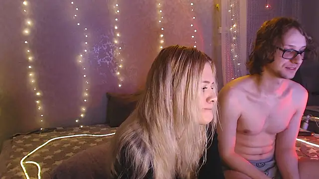 Snapshot of Your_Horny_Friends chatting on 03-12-26, 02:23 Your Horny Friends online show from 03-12-26, 02:23