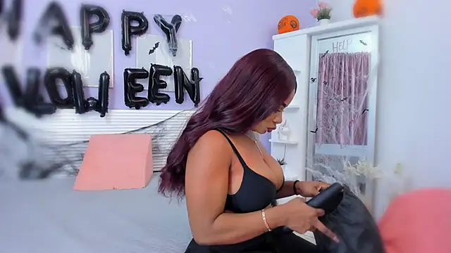 Snapshot of SammyDesire_10 chatting on 10-24-25, 04:25 SammyDesire 10 online show from 10-24-25, 04:25