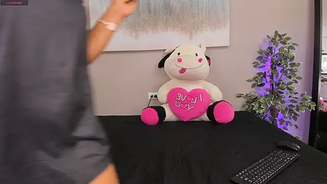 Snapshot of SammyDesire_10 chatting on 11-10-25, 08:19 SammyDesire 10 online show from 11-10-25, 08:19