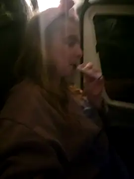 Snapshot of Amesthyst_destiny chatting on 10-03-25, 11:35 Amesthyst destiny online show from 10-03-25, 11:35