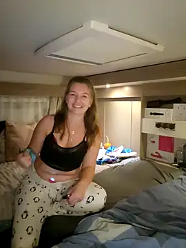 Snapshot of Amesthyst_destiny chatting on 10-29-25, 11:39 Amesthyst destiny online show from 10-29-25, 11:39