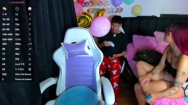 Snapshot of Alex_Sabrina chatting on 03-19-25, 12:04 Alex Sabrina online show from 03-19-25, 12:04