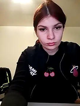 Snapshot of MeCherryy chatting on 04-23-26, 04:42 MeCherryy online show from 04-23-26, 04:42