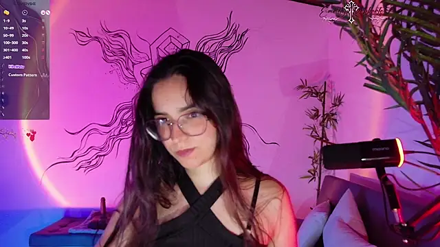 Emmi Roberts online show from 03-26-26, 01:11