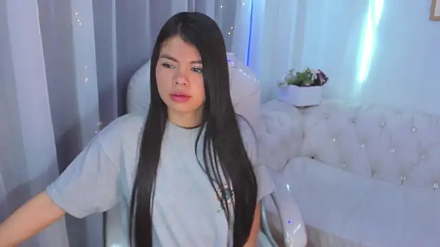 Pretty Johnson  online show from 10-19-25, 01:12