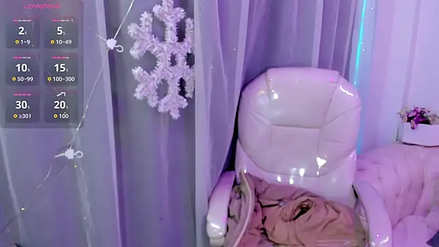 Pretty Johnson  online show from 12-15-25, 11:36