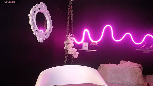 Snapshot of Hairydoll_ chatting on 03-20-25, 11:12 Hairydoll online show from 03-20-25, 11:12