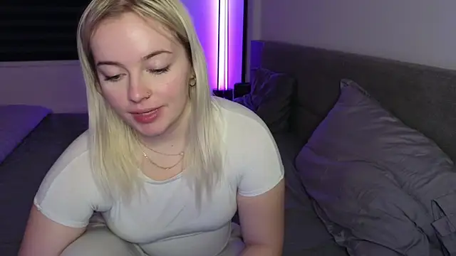 margot robbie7 online show from 11-17-25, 12:27