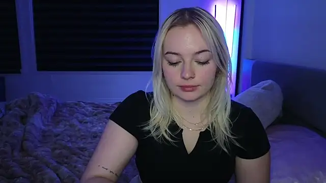 margot robbie7 online show from 11-26-25, 11:50