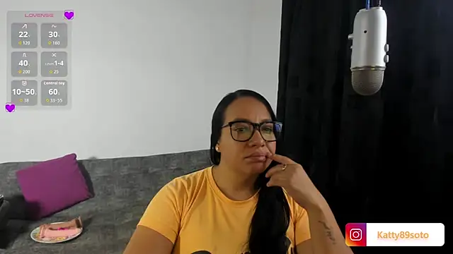 Snapshot of Kattysoto chatting on 09-12-25, 01:38 Kattysoto online show from 09-12-25, 01:38