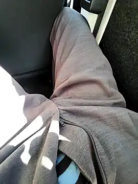 ikeike-kun online show from 10-17-25, 02:59