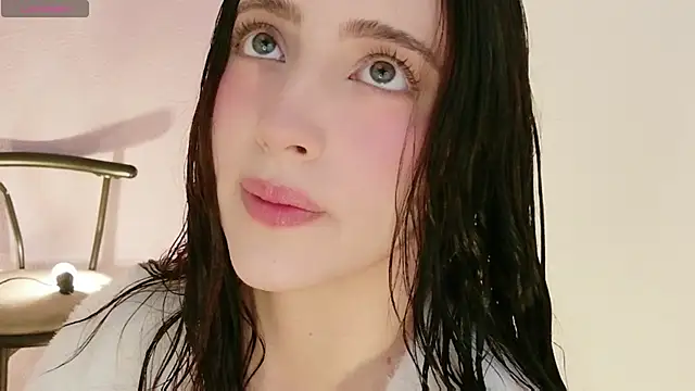 Snapshot of Rebbecawhite_meow chatting on 05-07-26, 09:09 Rebbecawhite meow online show from 05-07-26, 09:09